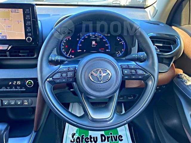 Toyota Yaris Cross, 2022 год, 1 380 000 рублей, 6 фотография