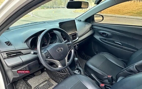 Toyota Yaris, 2022 год, 1 350 444 рублей, 8 фотография