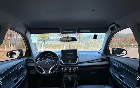 Toyota Yaris, 2022 год, 1 350 444 рублей, 10 фотография