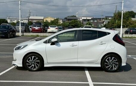 Toyota Aqua, 2022 год, 1 260 000 рублей, 6 фотография