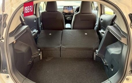 Toyota Aqua, 2022 год, 1 260 000 рублей, 12 фотография