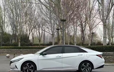 Hyundai Elantra, 2022 год, 1 670 000 рублей, 4 фотография