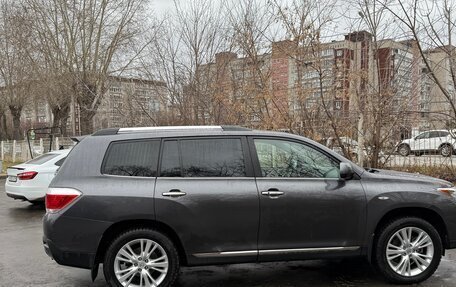 Toyota Highlander III, 2011 год, 2 100 000 рублей, 4 фотография