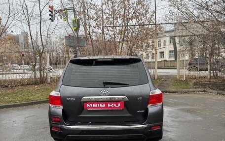 Toyota Highlander III, 2011 год, 2 100 000 рублей, 6 фотография