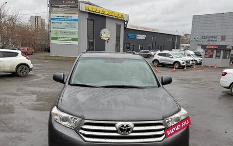 Toyota Highlander III, 2011 год, 2 100 000 рублей, 3 фотография