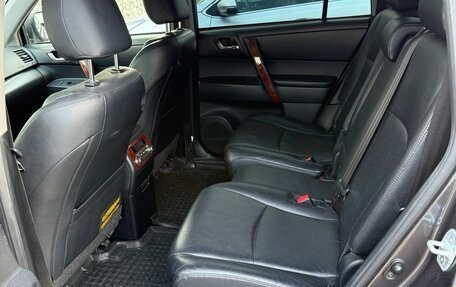 Toyota Highlander III, 2011 год, 2 100 000 рублей, 12 фотография