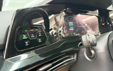 Volkswagen Golf VIII, 2022 год, 1 930 000 рублей, 14 фотография