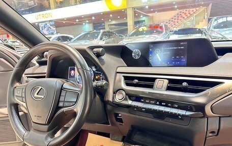 Lexus UX I, 2022 год, 2 348 355 рублей, 9 фотография