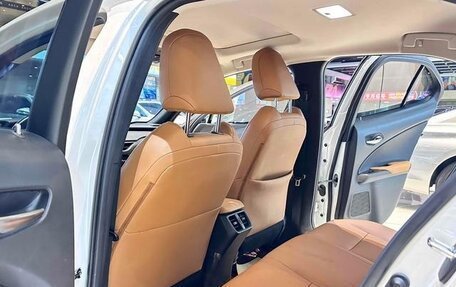 Lexus UX I, 2022 год, 2 348 355 рублей, 5 фотография