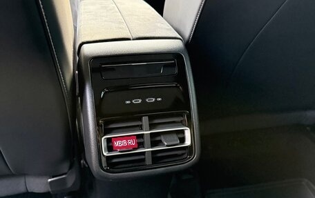 Volkswagen Tiguan, 2024 год, 4 400 000 рублей, 10 фотография