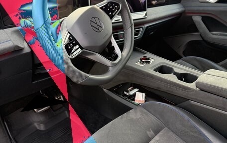 Volkswagen Tiguan, 2024 год, 4 400 000 рублей, 12 фотография