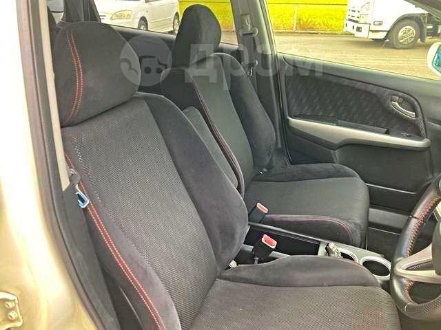 Honda Stream II рестайлинг, 2014 год, 990 000 рублей, 3 фотография