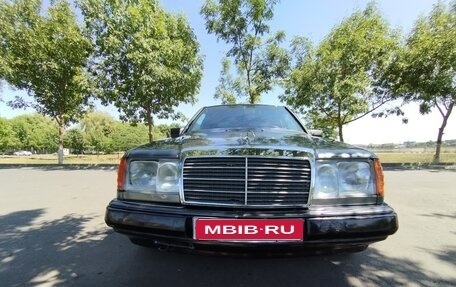 Mercedes-Benz W124, 1985 год, 300 000 рублей, 1 фотография