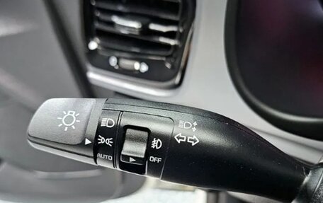 KIA Stonic, 2018 год, 1 480 000 рублей, 8 фотография