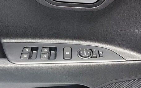 KIA Stonic, 2018 год, 1 480 000 рублей, 11 фотография