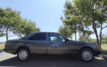 Mercedes-Benz W124, 1985 год, 300 000 рублей, 4 фотография