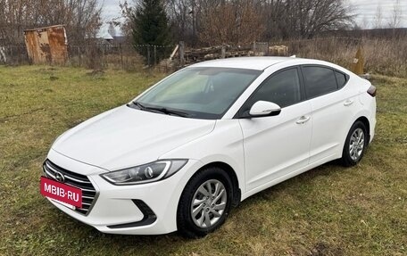 Hyundai Elantra VI рестайлинг, 2018 год, 1 360 000 рублей, 6 фотография