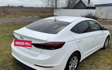 Hyundai Elantra VI рестайлинг, 2018 год, 1 360 000 рублей, 11 фотография