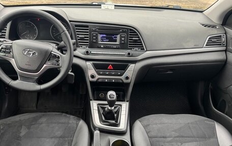 Hyundai Elantra VI рестайлинг, 2018 год, 1 360 000 рублей, 16 фотография