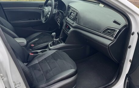 Hyundai Elantra VI рестайлинг, 2018 год, 1 360 000 рублей, 20 фотография