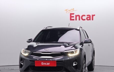 KIA Stonic, 2018 год, 1 390 000 рублей, 2 фотография