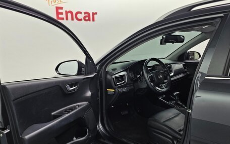 KIA Stonic, 2018 год, 1 390 000 рублей, 7 фотография