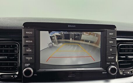 KIA Stonic, 2018 год, 1 390 000 рублей, 8 фотография