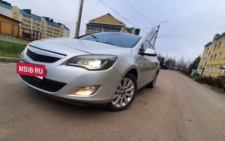 Opel Astra J, 2010 год, 650 000 рублей, 2 фотография