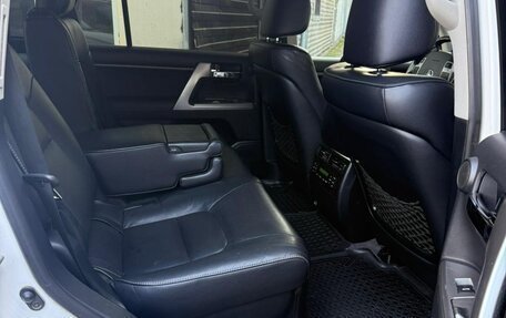 Toyota Land Cruiser 200, 2013 год, 2 990 000 рублей, 3 фотография