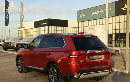 Mitsubishi Outlander III рестайлинг 3, 2019 год, 2 250 000 рублей, 8 фотография