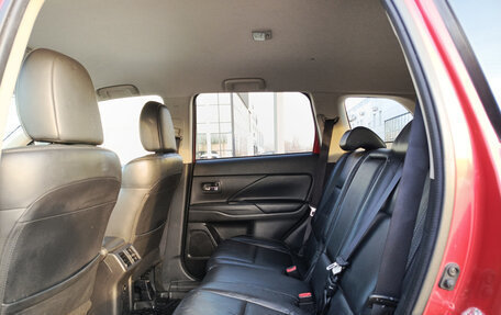 Mitsubishi Outlander III рестайлинг 3, 2019 год, 2 250 000 рублей, 15 фотография