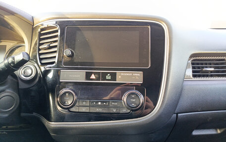 Mitsubishi Outlander III рестайлинг 3, 2019 год, 2 250 000 рублей, 18 фотография