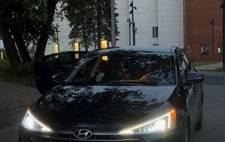 Hyundai Elantra VI рестайлинг, 2020 год, 1 950 000 рублей, 4 фотография