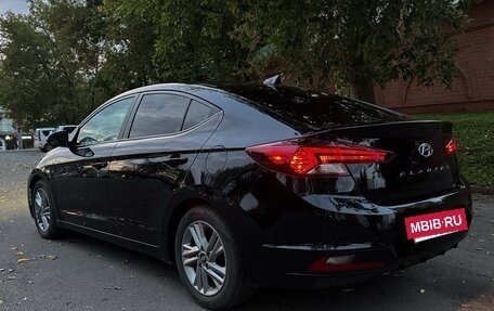 Hyundai Elantra VI рестайлинг, 2020 год, 1 950 000 рублей, 9 фотография