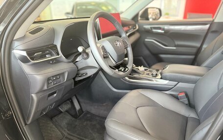 Toyota Highlander, 2025 год, 6 500 000 рублей, 13 фотография