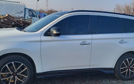 Mitsubishi Outlander III рестайлинг 3, 2022 год, 3 000 000 рублей, 7 фотография