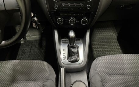 Volkswagen Jetta VI, 2013 год, 1 070 000 рублей, 14 фотография