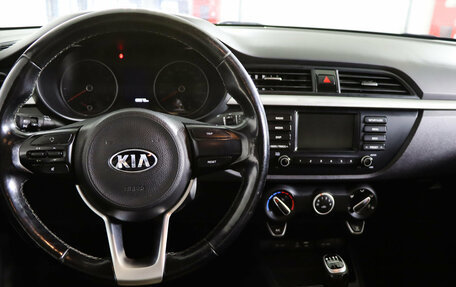 KIA Rio IV, 2017 год, 1 099 990 рублей, 10 фотография