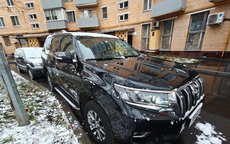 Toyota Land Cruiser Prado 150 рестайлинг 2, 2018 год, 5 550 000 рублей, 2 фотография