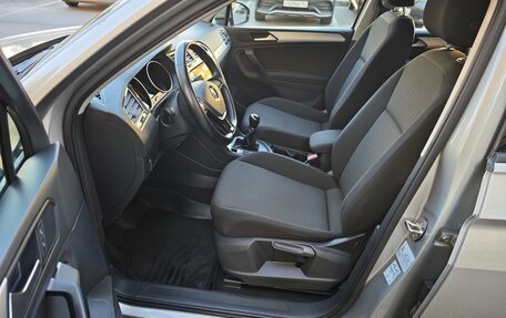 Volkswagen Tiguan II, 2019 год, 2 400 000 рублей, 16 фотография