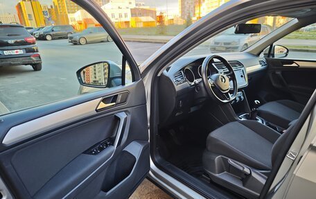 Volkswagen Tiguan II, 2019 год, 2 400 000 рублей, 15 фотография