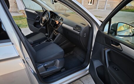 Volkswagen Tiguan II, 2019 год, 2 400 000 рублей, 21 фотография