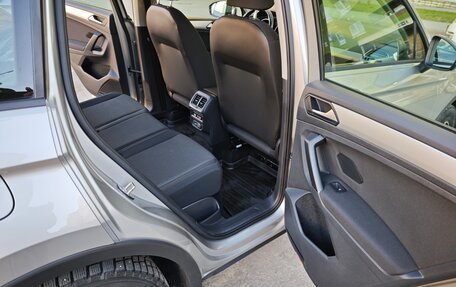 Volkswagen Tiguan II, 2019 год, 2 400 000 рублей, 40 фотография