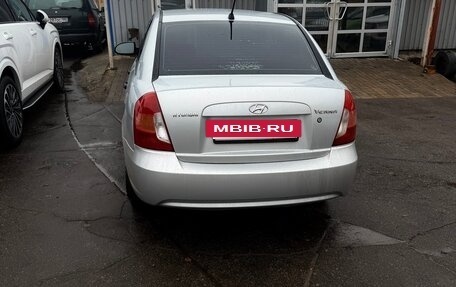 Hyundai Verna II, 2007 год, 650 000 рублей, 3 фотография
