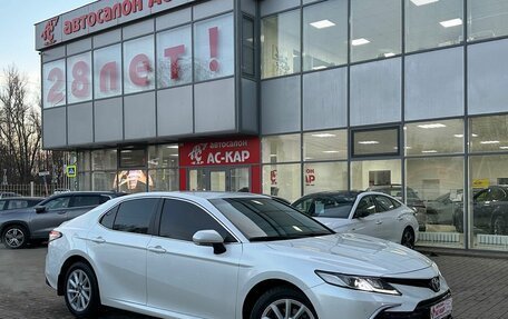 Toyota Camry, 2021 год, 2 400 000 рублей, 1 фотография