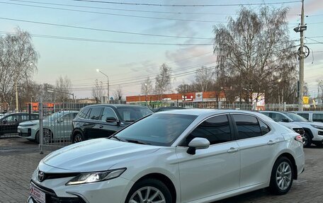 Toyota Camry, 2021 год, 2 400 000 рублей, 2 фотография