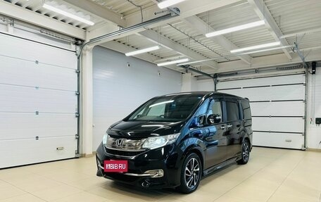 Honda Stepwgn IV, 2015 год, 1 999 000 рублей, 2 фотография