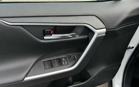 Toyota RAV4, 2025 год, 4 350 000 рублей, 6 фотография