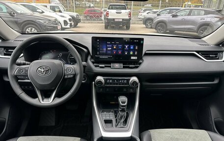 Toyota RAV4, 2025 год, 4 350 000 рублей, 9 фотография