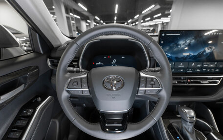 Toyota Highlander, 2025 год, 6 150 000 рублей, 10 фотография